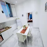 Residenza Marvin De Curtis * Νάπολη