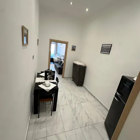 Residenza Marvin De Curtis